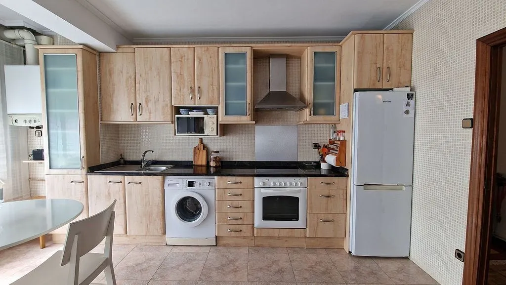 Cuisine - Open-Plan Flat with Garage in Torrelavega