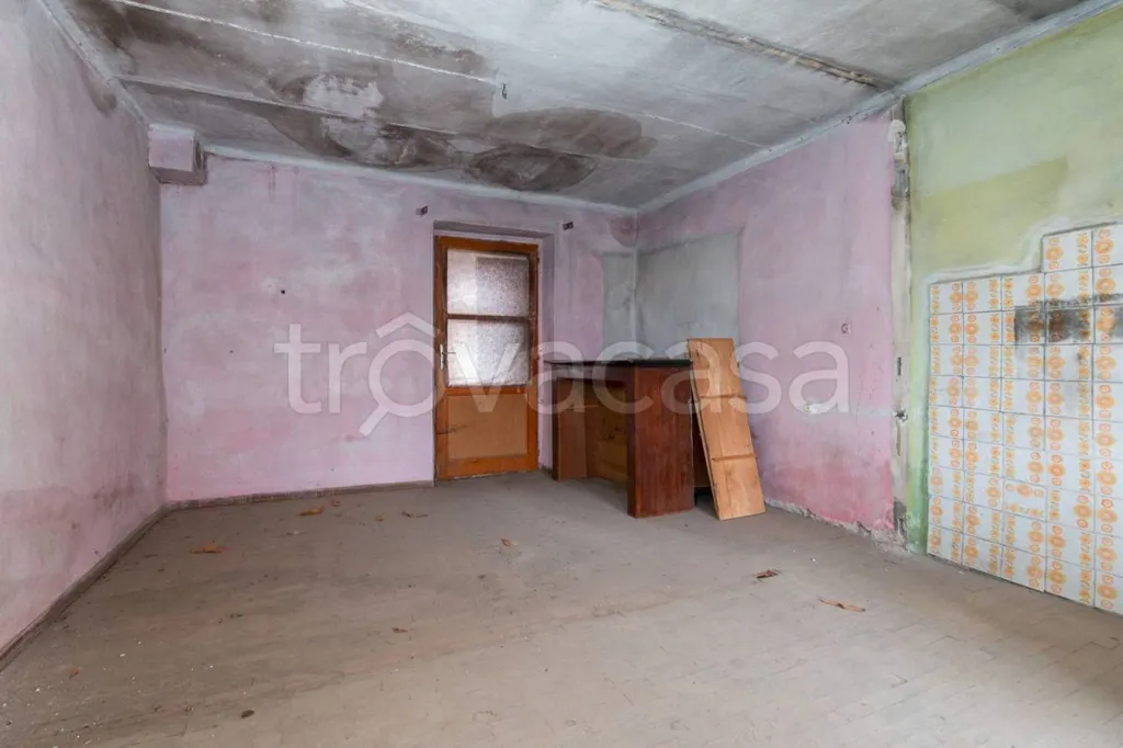 Pièces - Rustic House with Private Garden in Cervasca
