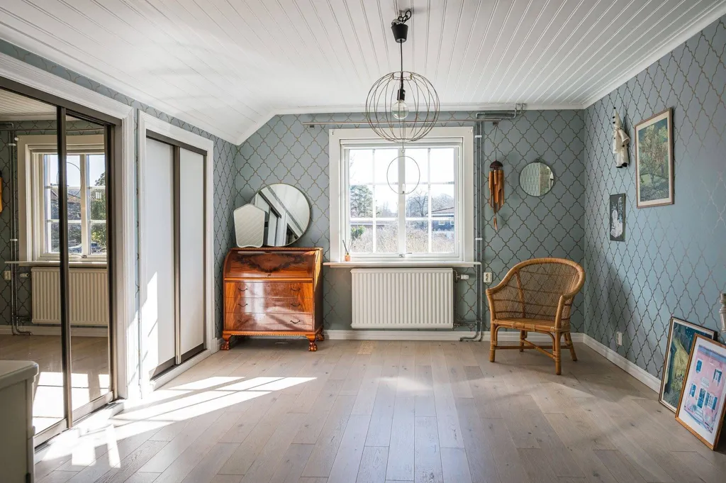 Esik - Family Villa with Workshop in Varnhem