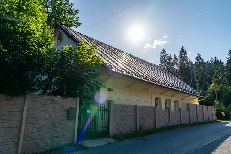 House with Mountain and Garden Views in Staškov