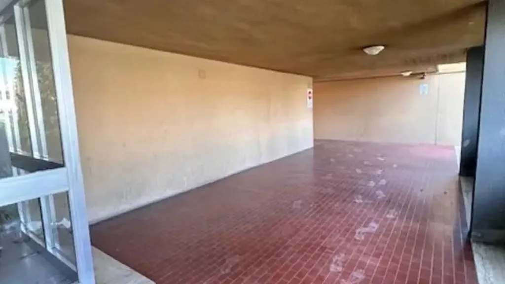 hallway_entrance
