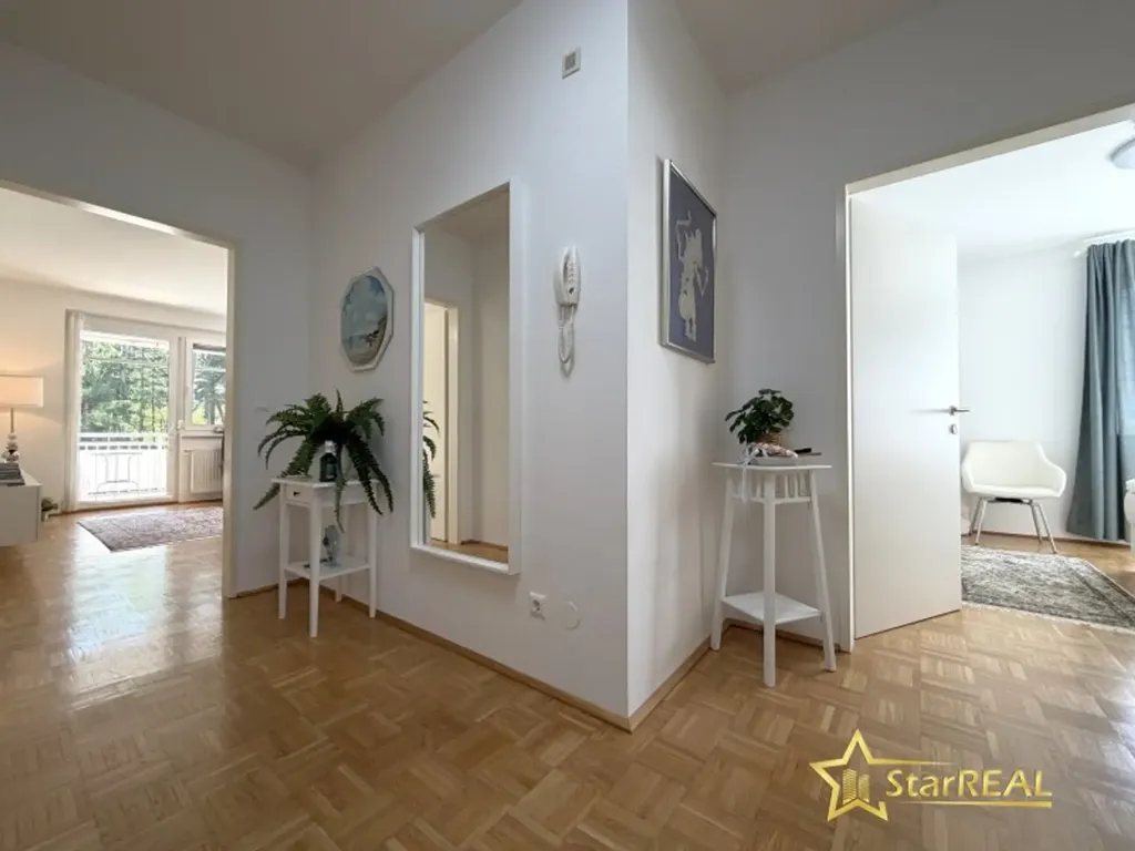 Entrée - Möblierte 3-Bedroom Apartment with Balcony in Velden Centre