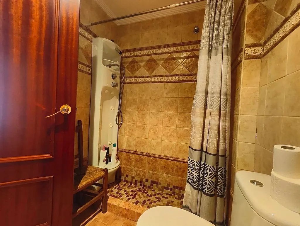 Salles de bain - Apartment with Balcony in Los Palacios