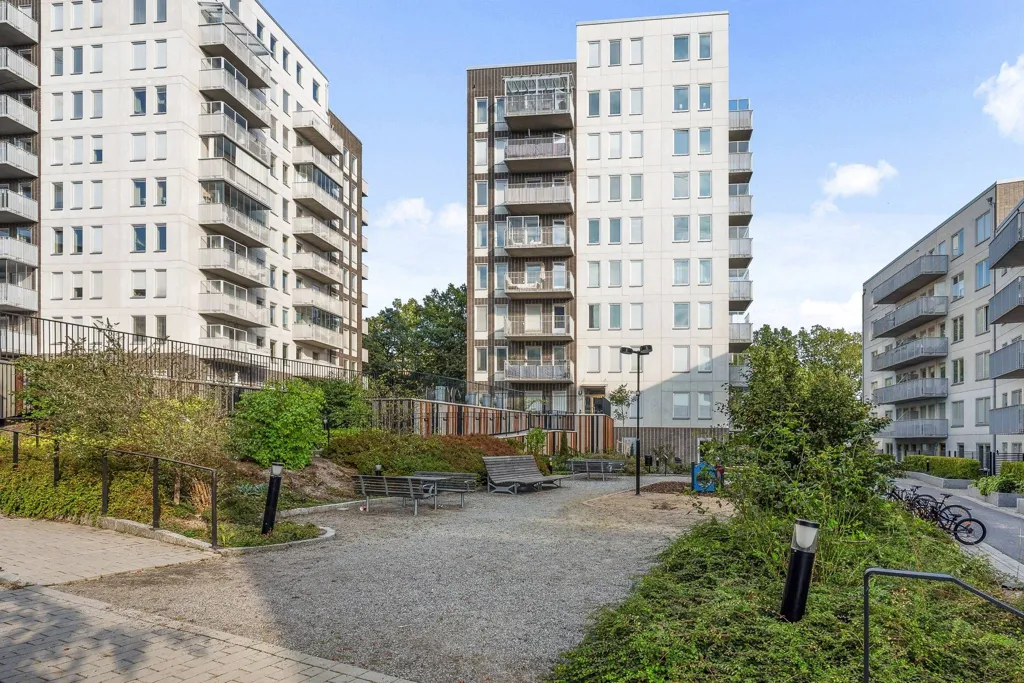 Jardin - Apartment with South-Facing Terrace in Rissne