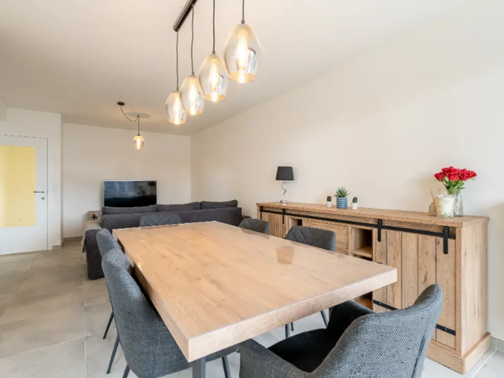 Salle à manger - Appartement Énergétique avec Terrasse à Ingelmunster