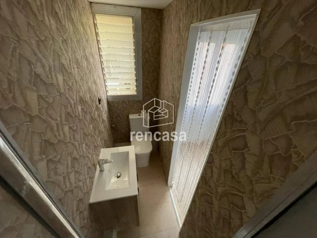 Vannitoad - Spacious Flat with Balcony in Lleida Centre