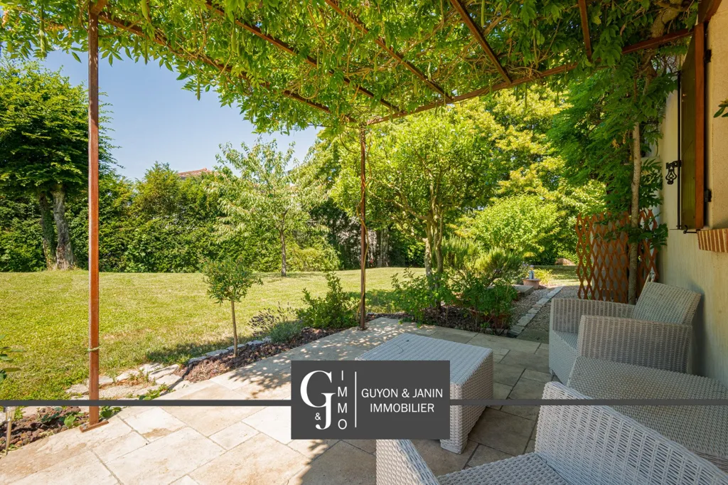 Terrass - Character House with Pool in Ceyzériat Centre