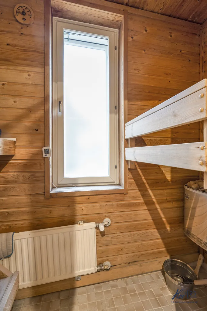 Rooms - Two-Bedroom Flat with Garden View in Runosmäki