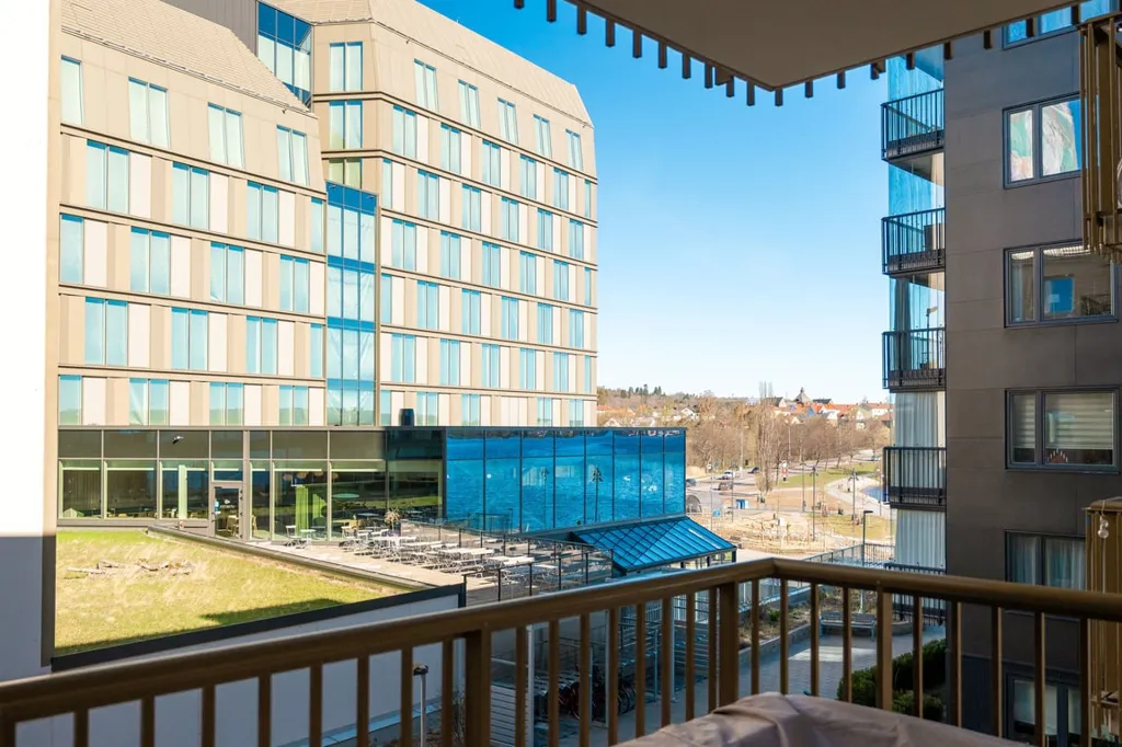 Rõdu - Modern 2-Bedroom Flat with Balcony in City Centre
