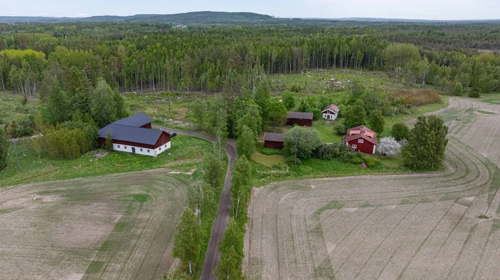 Vue aérienne - Farm with Lake Access in Granviksnäset