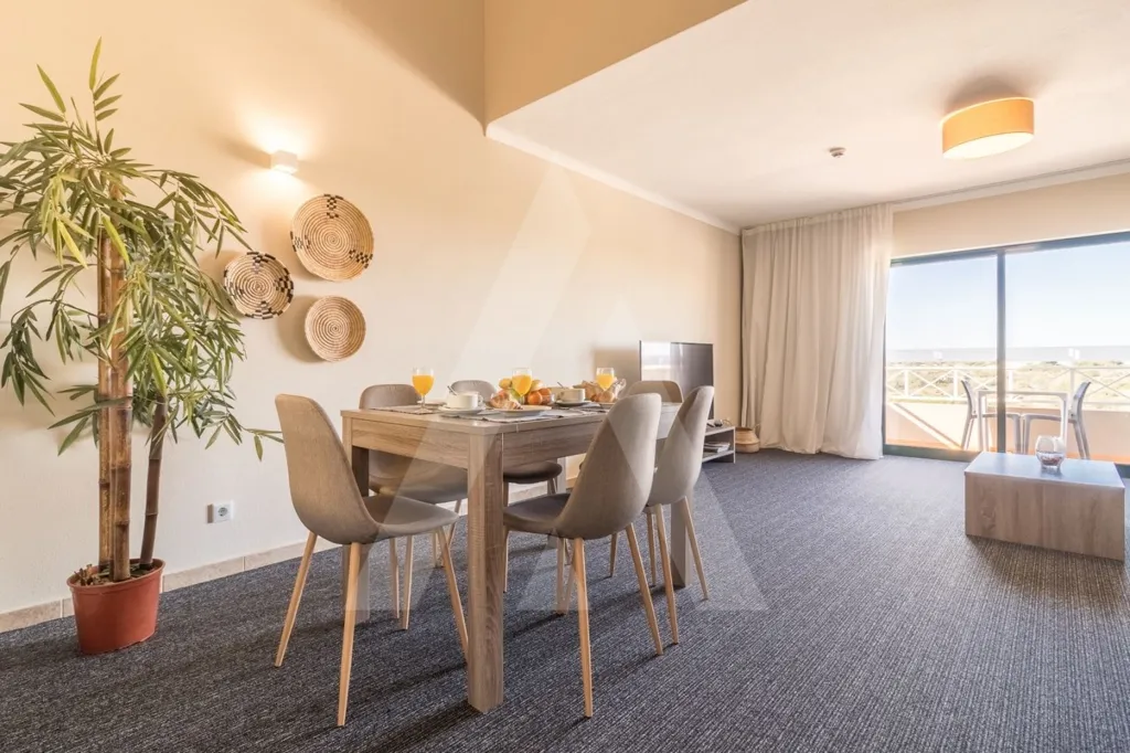 Salle à manger - 2-Bedroom Apartment with Pool in Carvoeiro