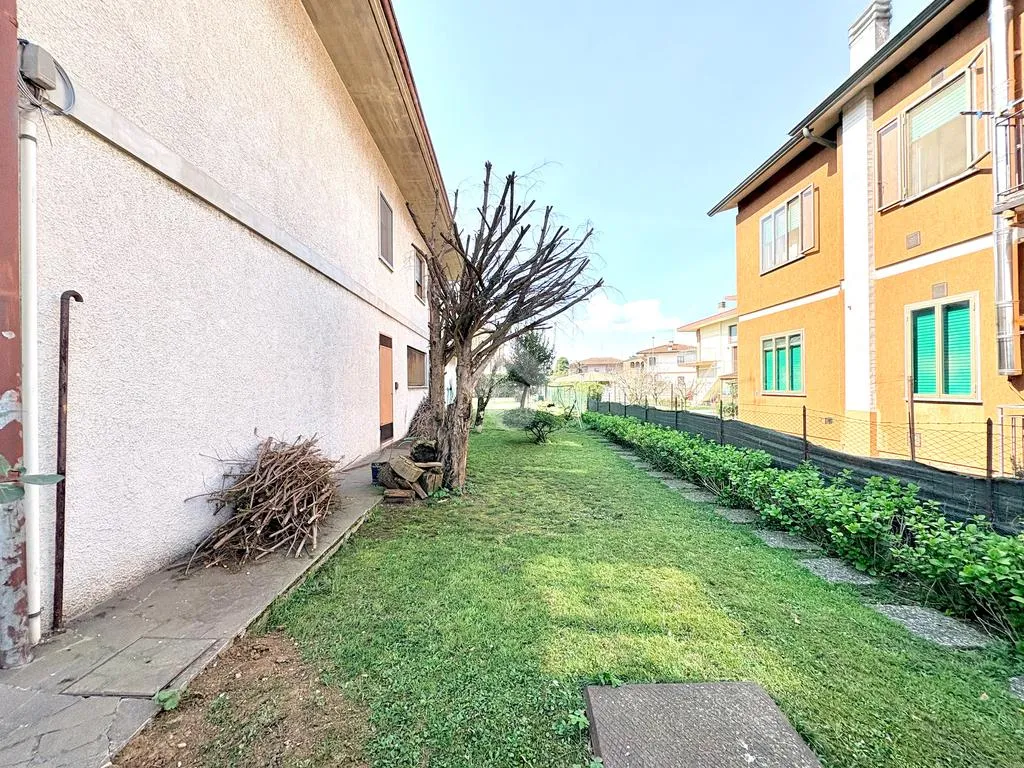 Jardin - Prestigious Villa with Garden in Creazzo