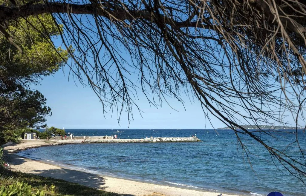 Luxury Apartment with Garden in Grimaud