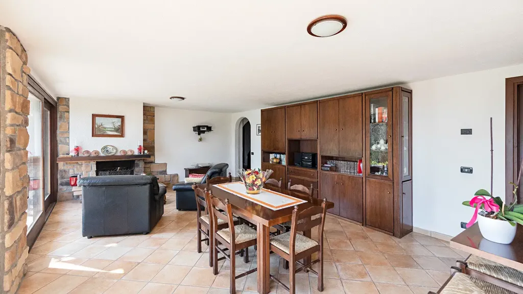 Salle à manger - Villa with Private Garden and Pool in Gardone Riviera