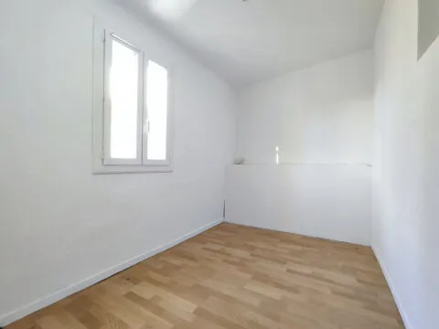 Toad - 2-Bedroom Apartment with Air Conditioning in Avignon