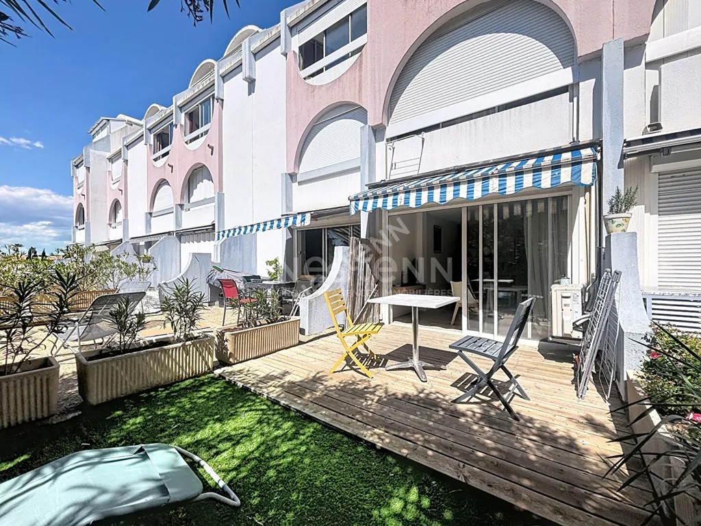 Terrass - Renovated Studio with Pool in Le Grau du Roi