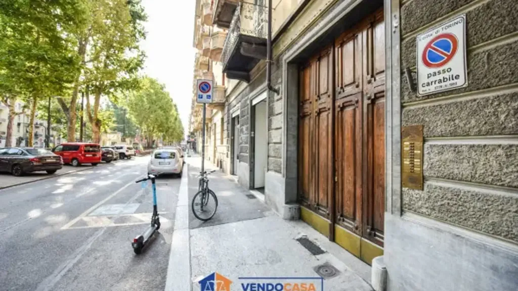 Välivaade - Triplex with Balcony in Turin