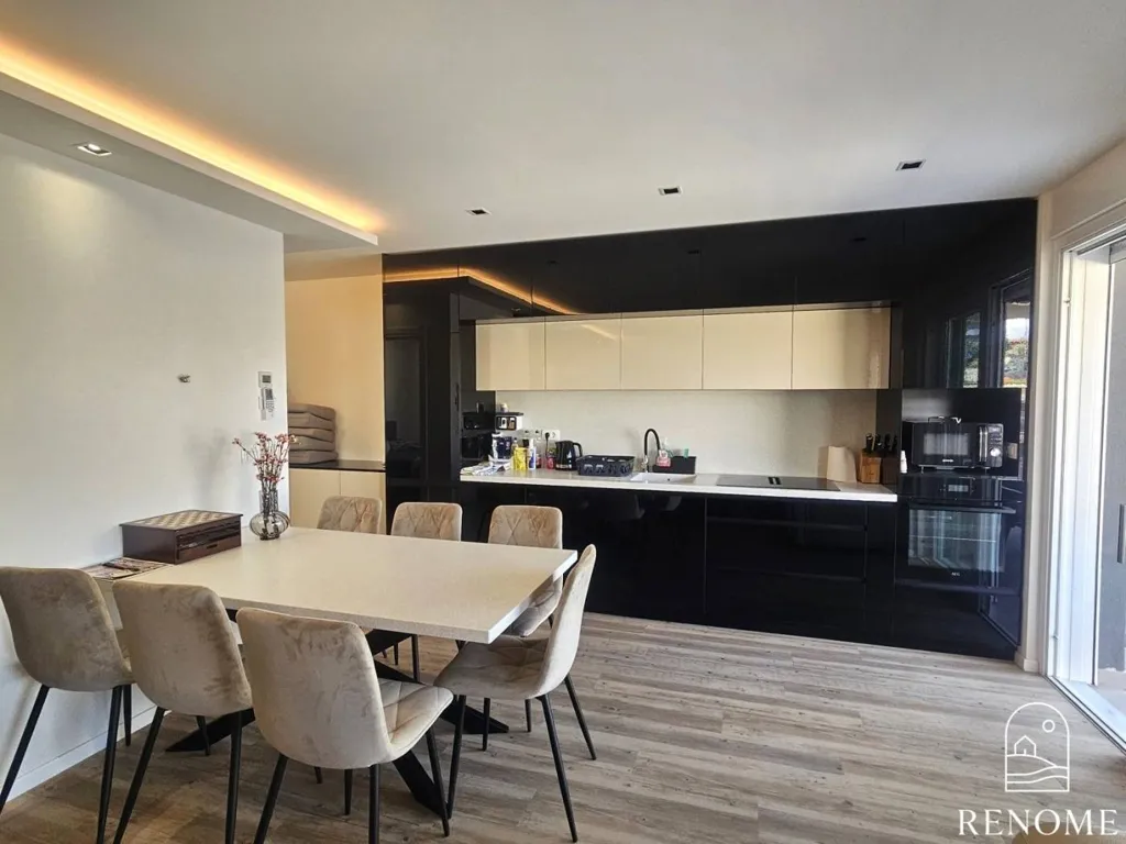 Sala da pranzo - Modern Ground Floor Flat with Private Garden in Novigrad