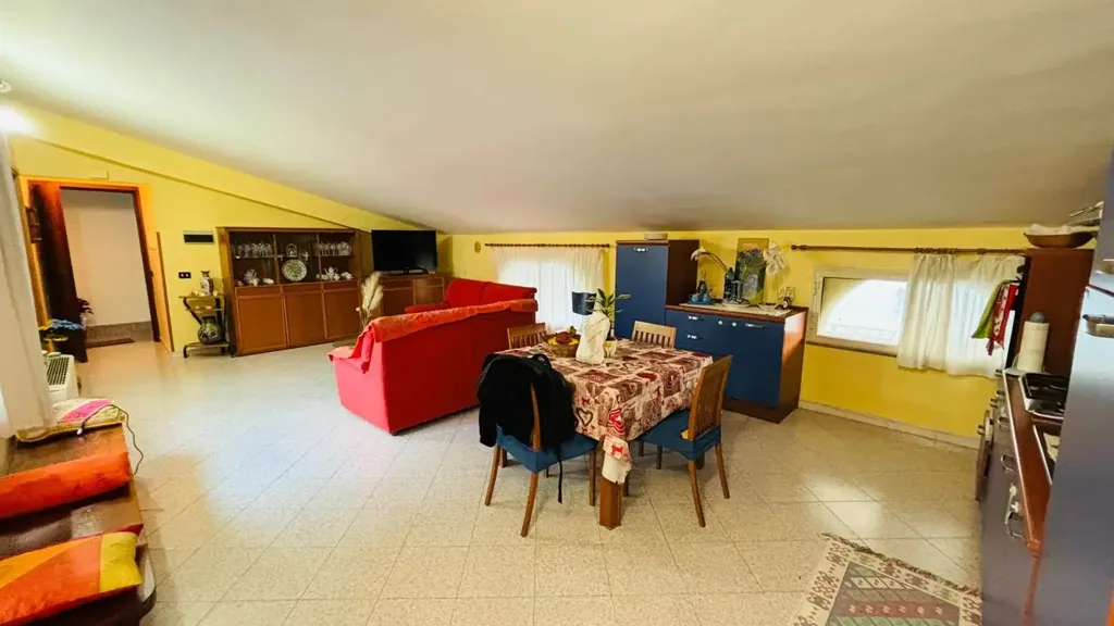 Appartement 5 pièces à IT