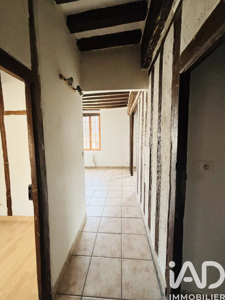 Esik - 3-Piece Apartment in Compiègne Centre