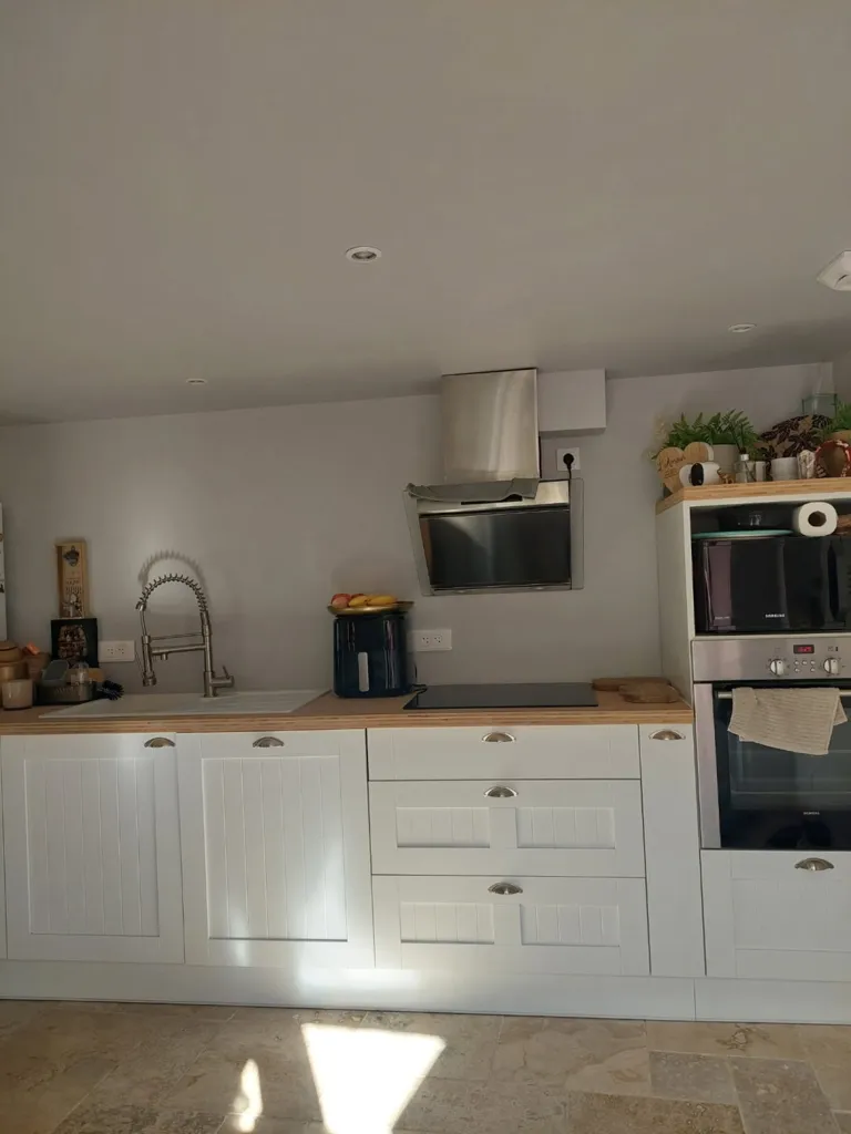 Cuisine - Maison Atypique avec Cour au Centre de Yenne