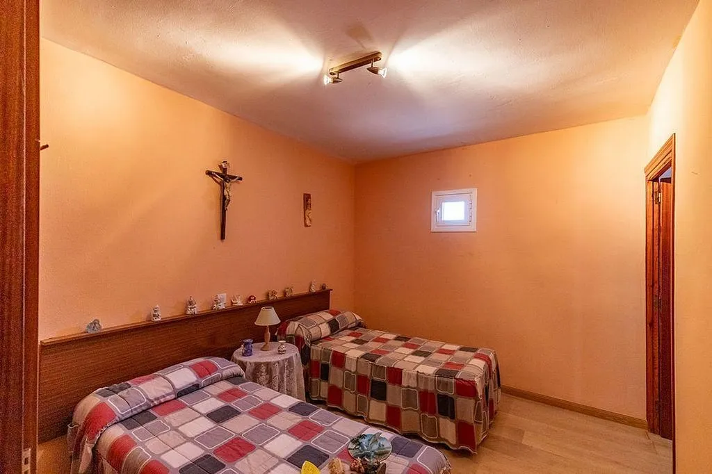 Magamistoad - Traditional Townhouse with Terrace in Pedro Bernardo
