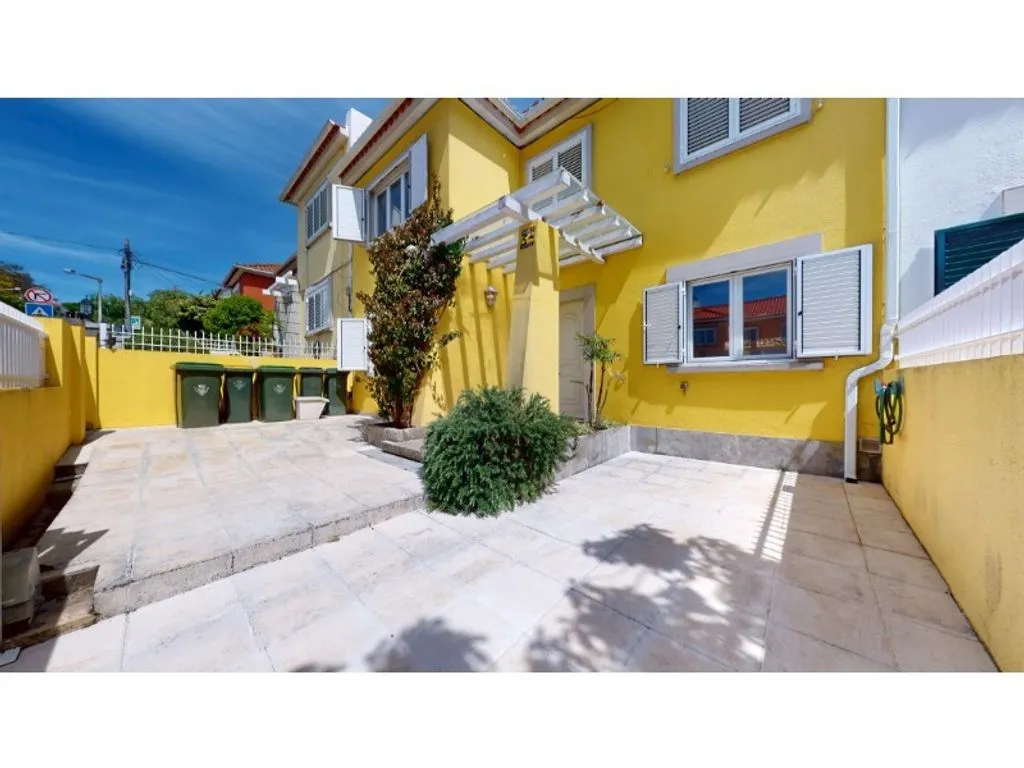 Terrass - Luxury Semidetached House with Garden in Belem