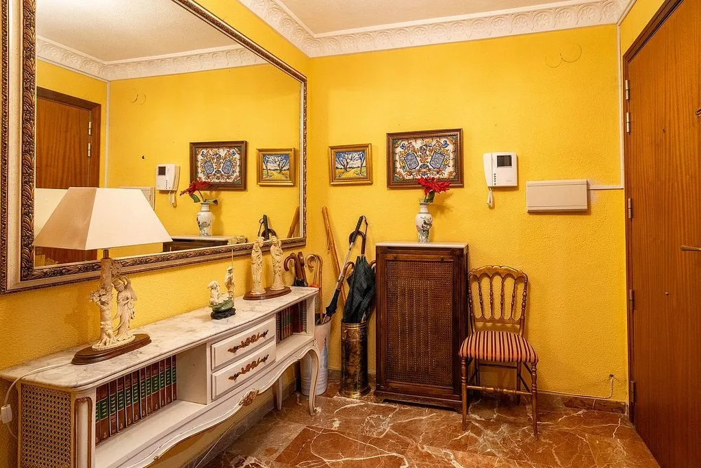 Esik - Apartment with Terrace in Pajaritos