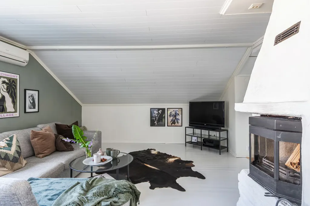 Soggiorno - Charming Attic Flat with Sundsvall Bridge View