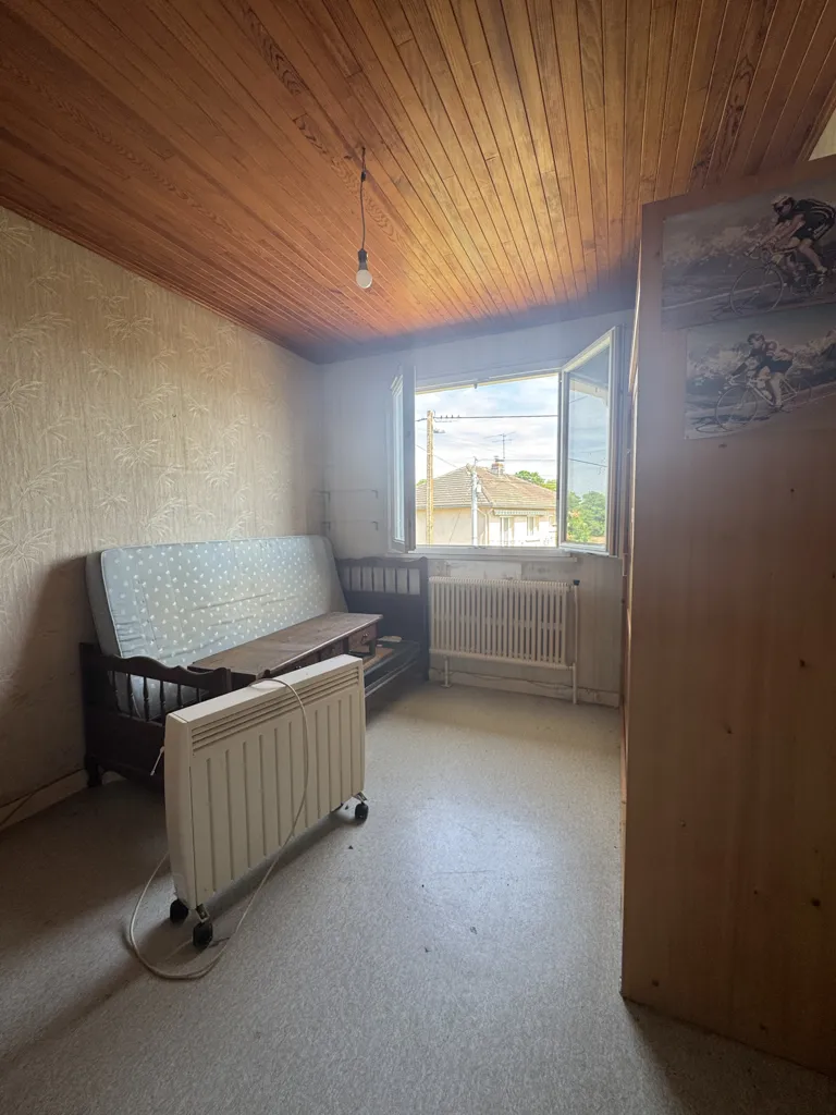 Chambres - Maison avec Balcon et Jardin à Châtenoy-le-Royal