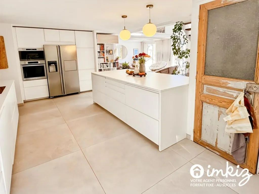 Cuisine - Maison avec Piscine et Garage à Marseille 12e