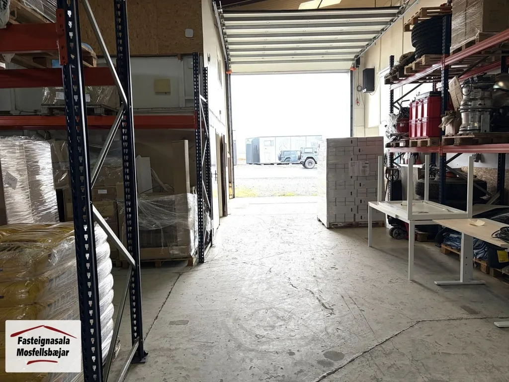 Garaaž - Industrial Unit with Storage Loft in Reykjavik