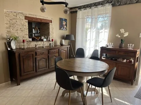 Salle à manger - Maison avec Dépendances et Terrain à Luxé