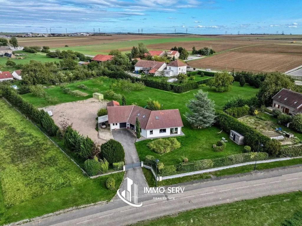Õhuvaade - Architectural House with Panoramic Views in Louvigny