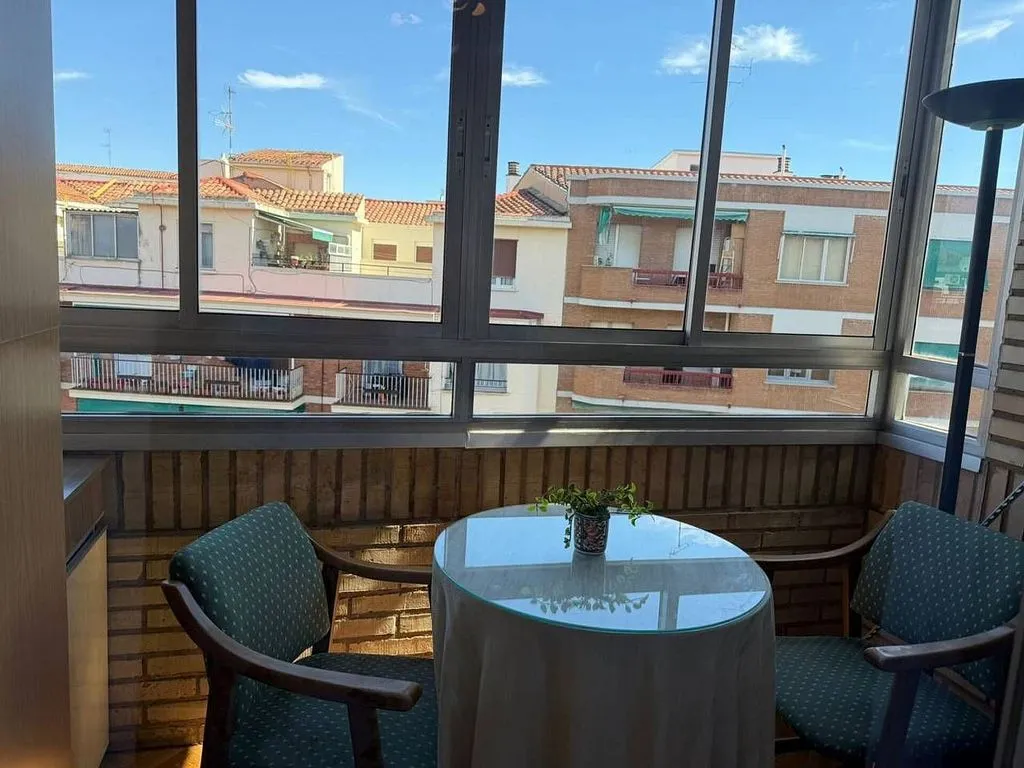 Balcon - Furnished Flat with Balcony in Central Location