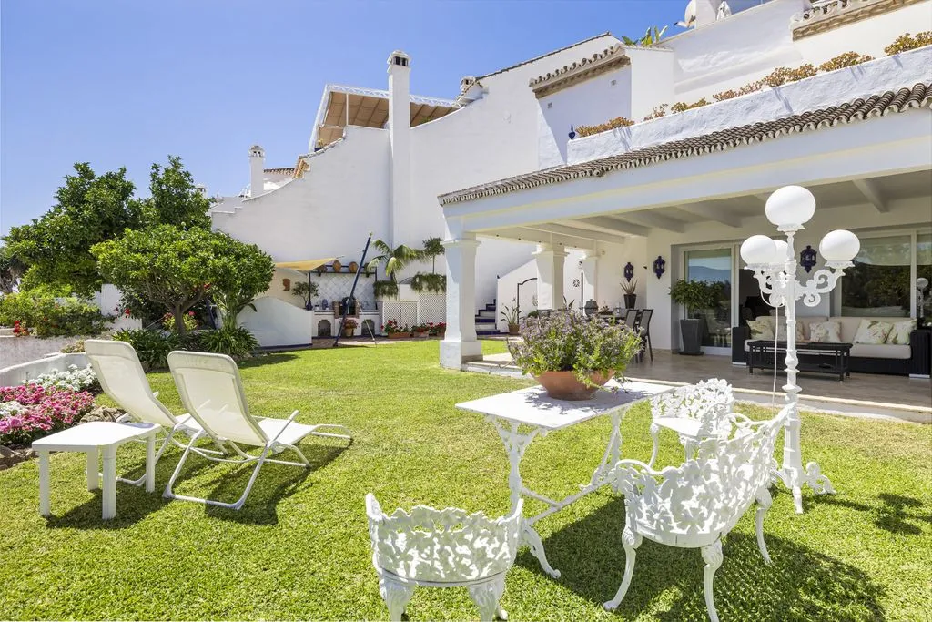 Terrace - Luxury Townhouse with Pool in Marbella