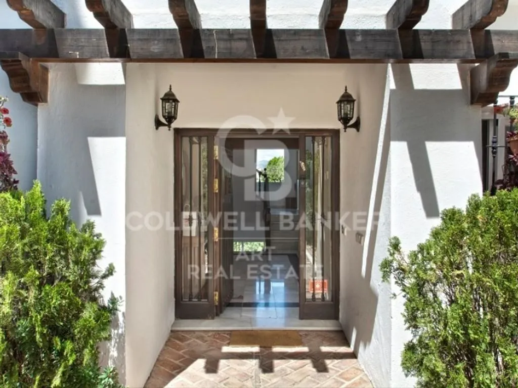 Jardin - Luxury Villa with Golf Course Views in Marbella