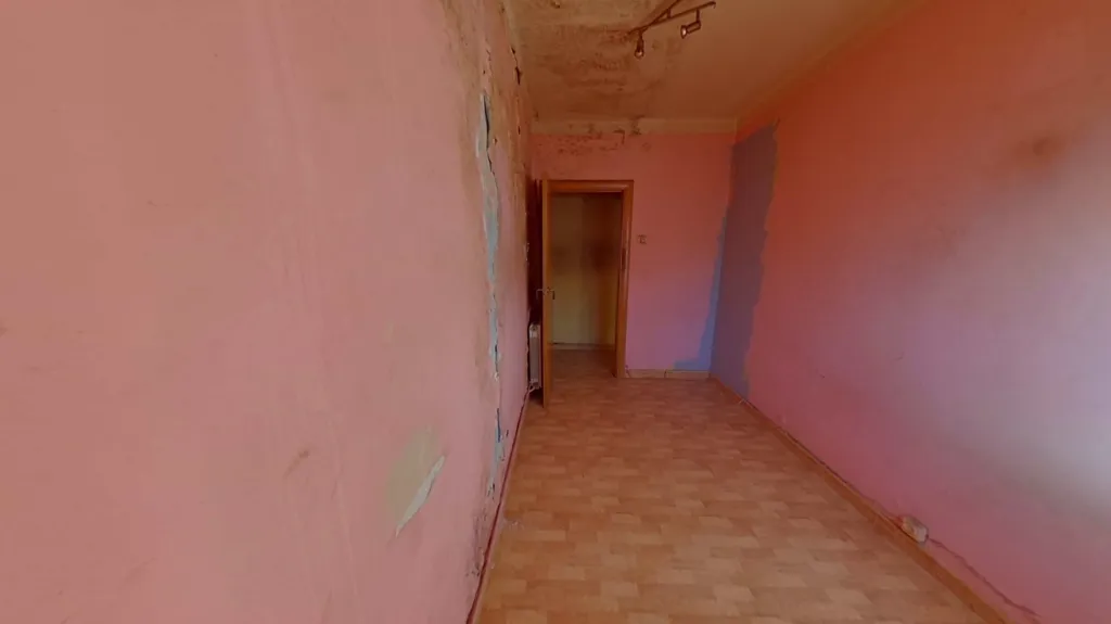 Pièces - Flat with Metro Access in Cornellà de Llobregat