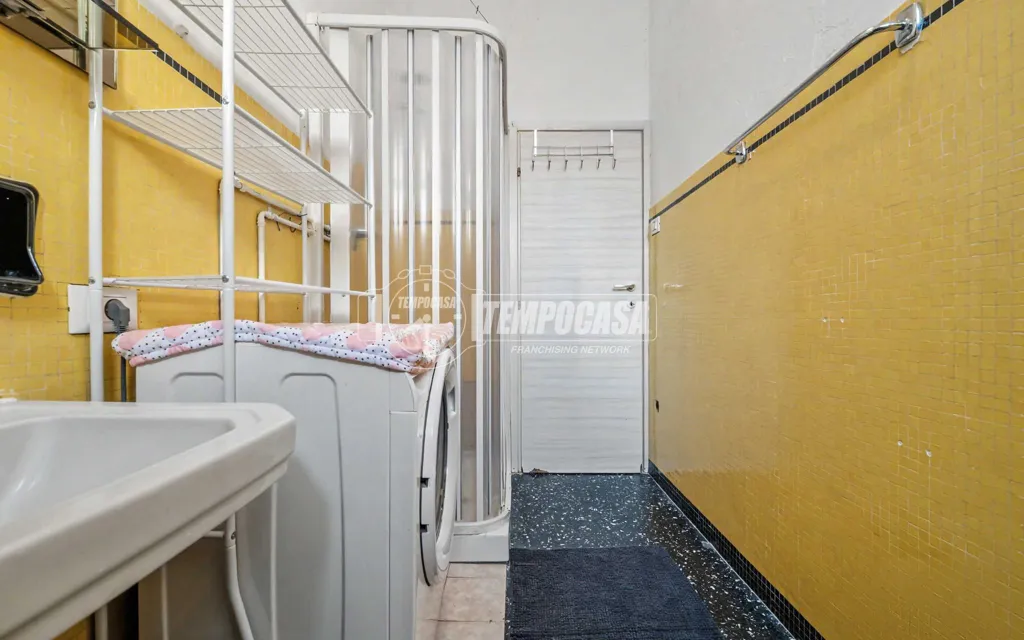 Salles de bain - Central Trilocale with Balcony in Faenza