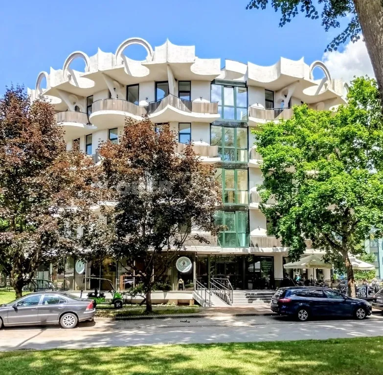 Välivaade - 3-Bedroom Apartment with High Ceilings in Druskininkai