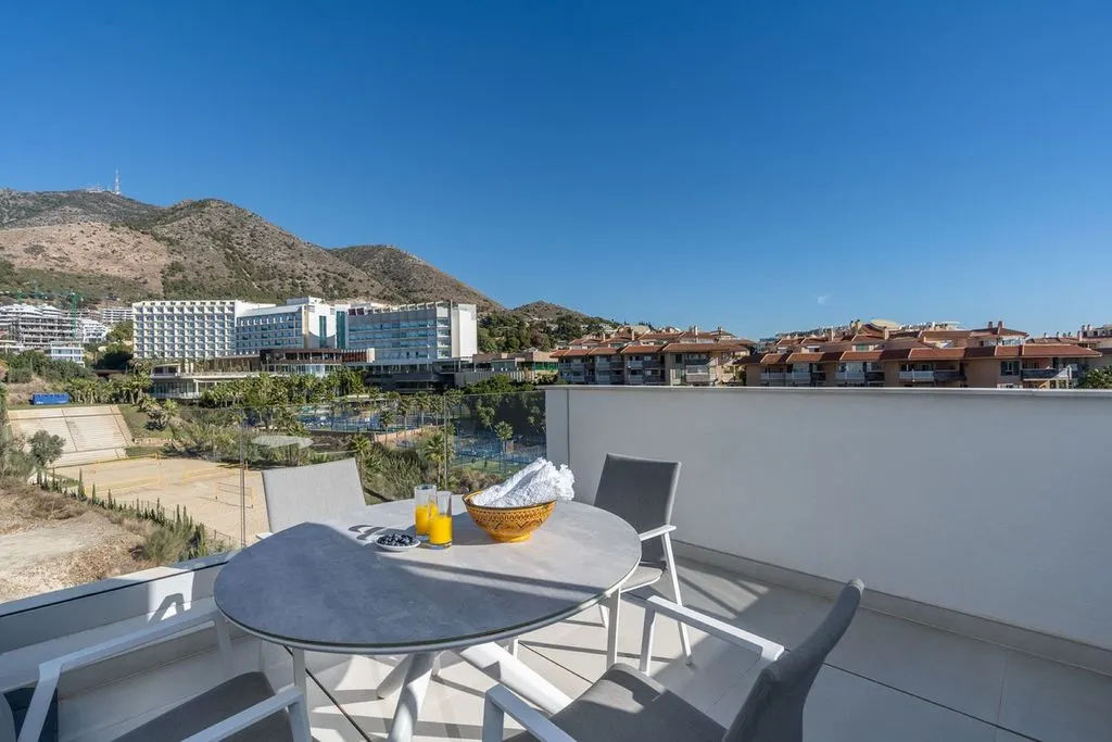 Rõdu - Luxury Penthouse with Pool in Fuengirola