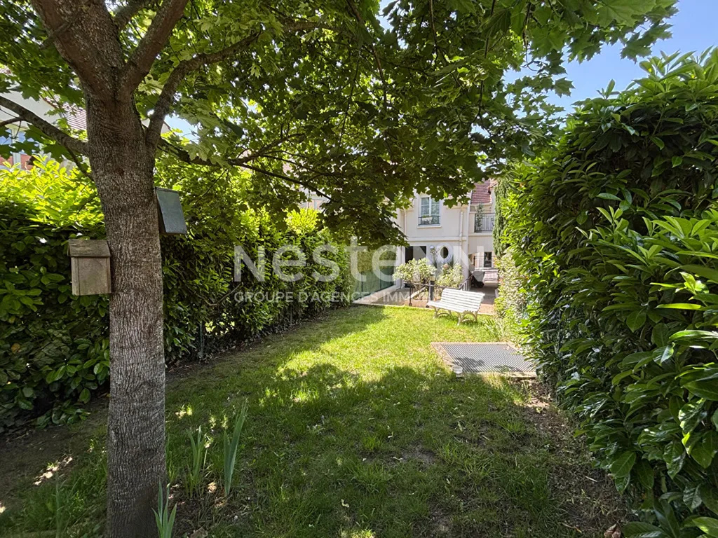 Jardin - Appartement avec Balcon et Parking à Igny, Secteur Sablons