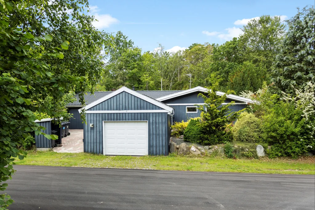 Välivaade - Charming Holiday Home with Garden in Melby