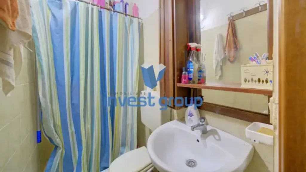 Bagni - Two-Bedroom Apartment with Balcony in Turin