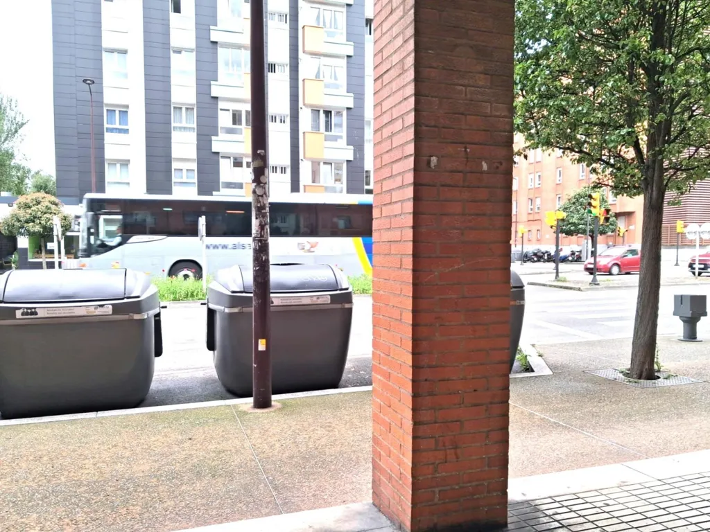 Commercial Unit with Terrace in El Polígono