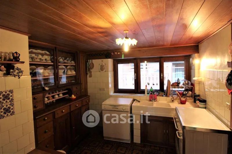 Cuisine - Two-Storey Apartment with Town Centre View in Rima