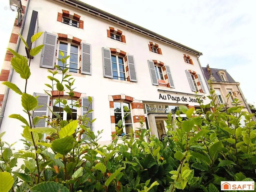 Extérieur - Restaurant avec Terrasse à Domremy-La-Pucelle