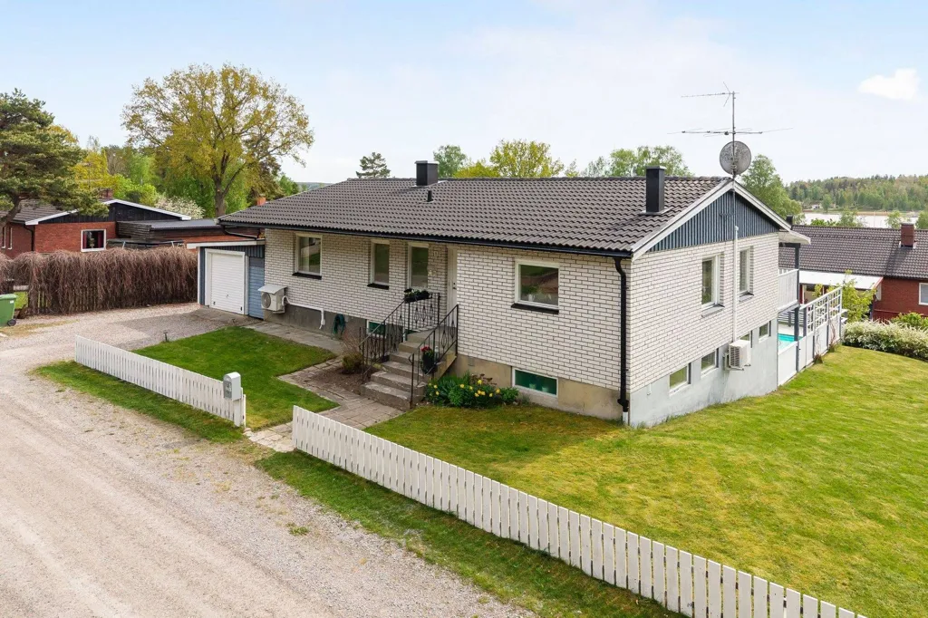 7-toaline maja asukohas Strängnäs kommun