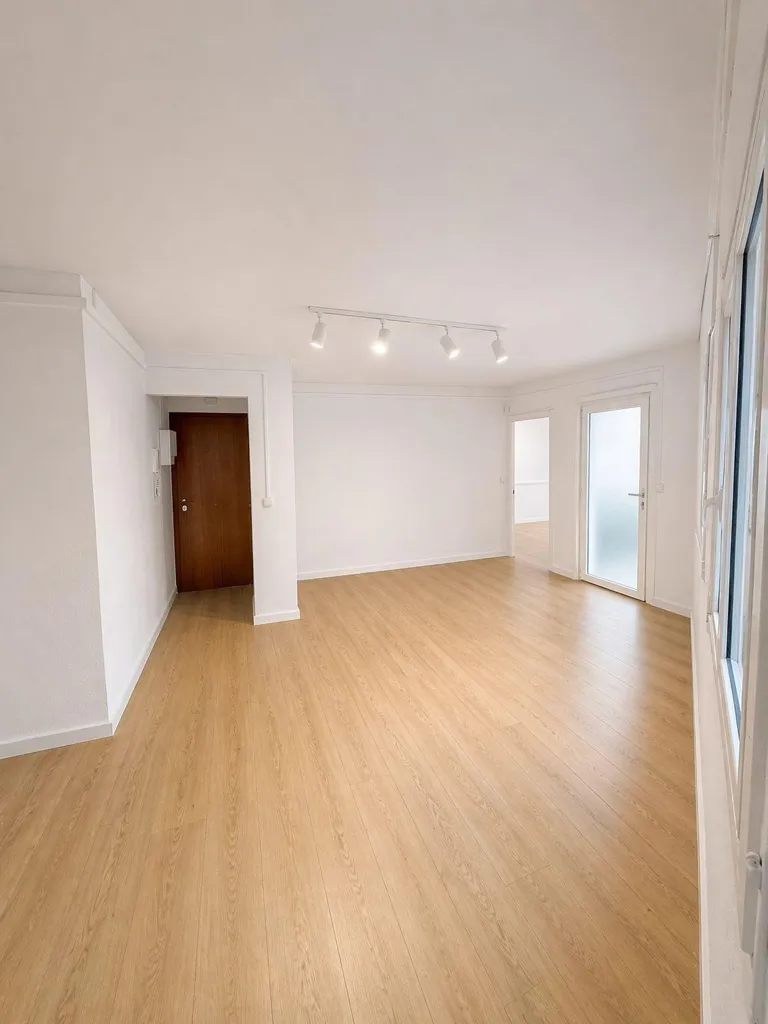 Pièces - Refurbished Flat with Balconies in Badalona