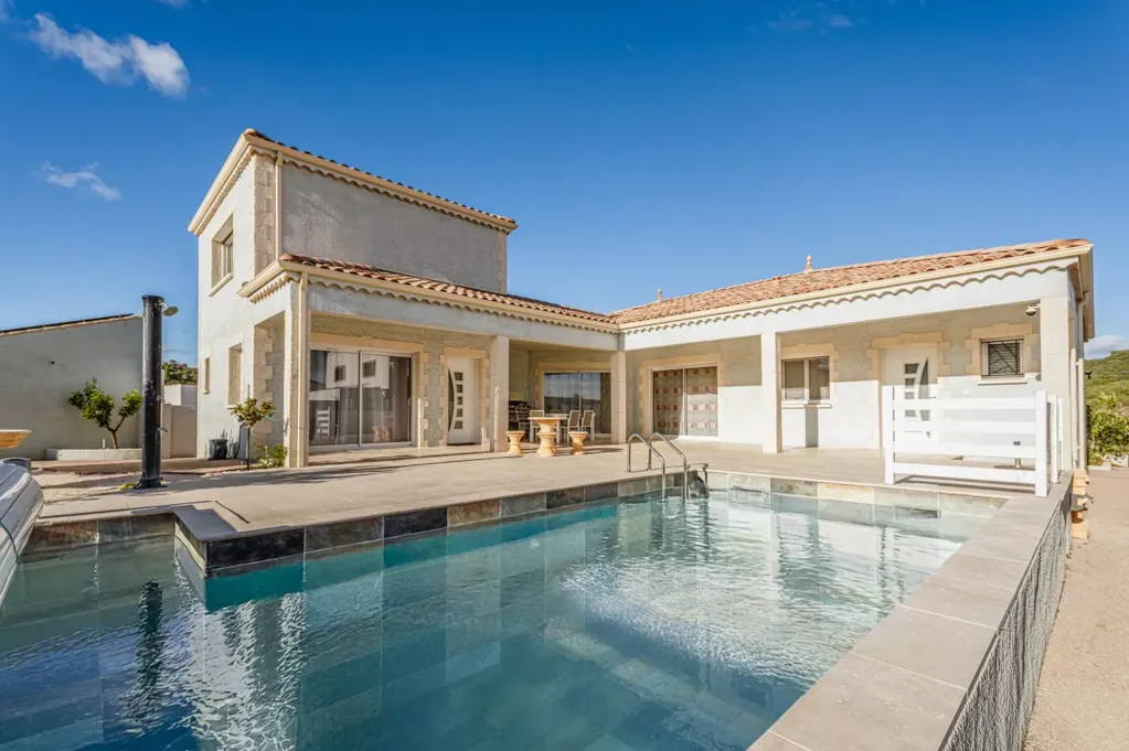 Piscina - Contemporary Villa with Pool in Fontès